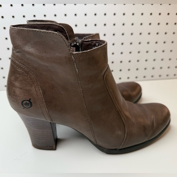 Born Women's Boots 10M Ankle Booties Light Brown Leather Block Heels Zip Up - Picture 4 of 16